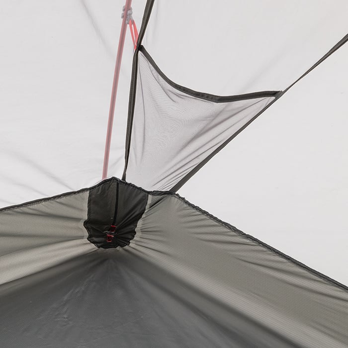 Interior mesh storage pocket in an ALPS Helix tent