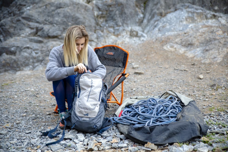 ALPS Mountaineering Hydro Trail 17L Hydration Pack - Chili - official manufacturer image 10