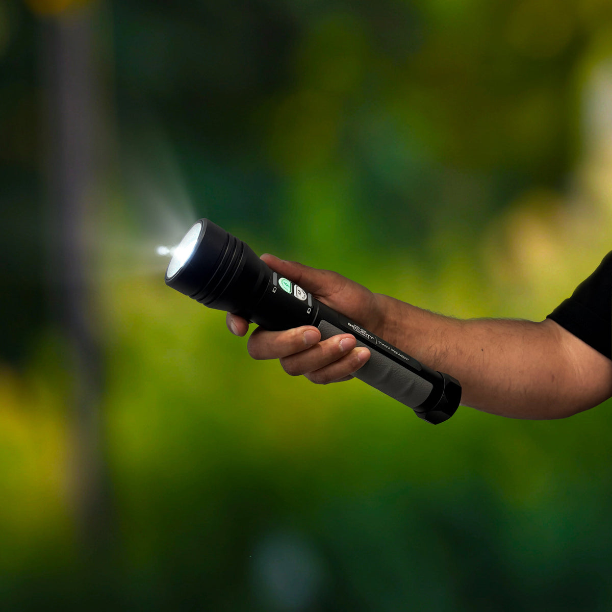 Police Security Twin Power 4000 — flashlight in hand